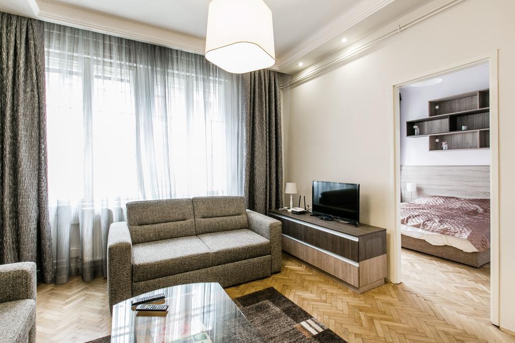At Nagymezo Apartment *
